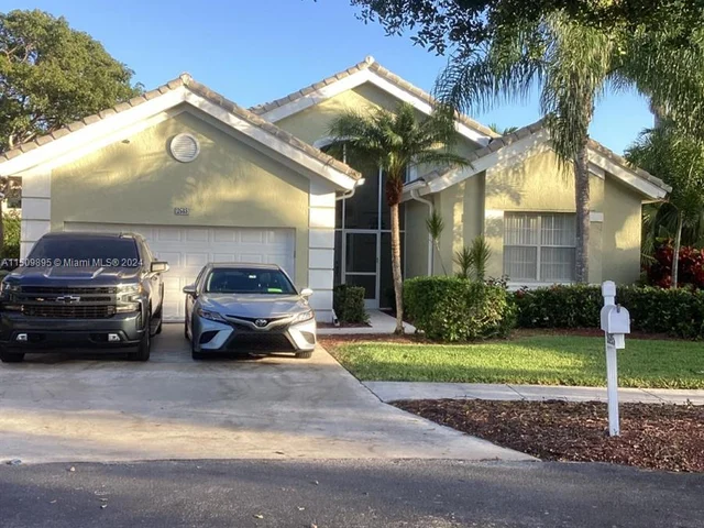 2685 SE 4th Pl, Homestead FL 33033