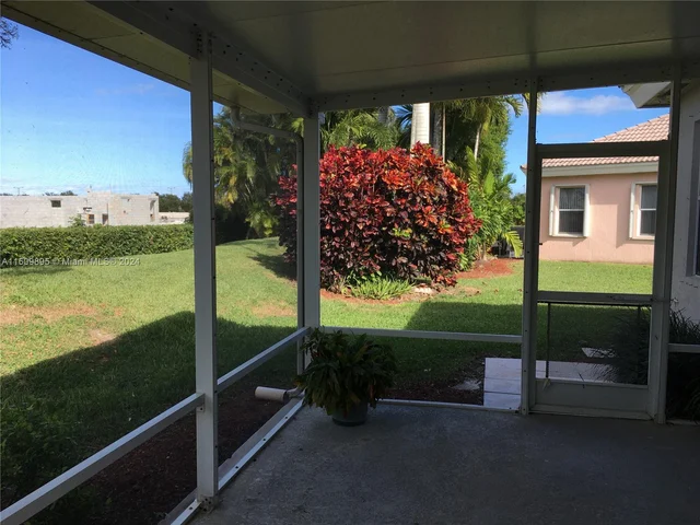 2685 SE 4th Pl, Homestead FL 33033