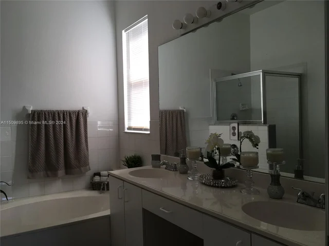 2685 SE 4th Pl, Homestead FL 33033