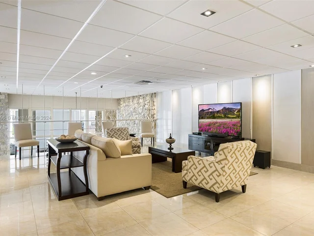 3111 N Ocean Dr # 502, Hollywood FL 33019