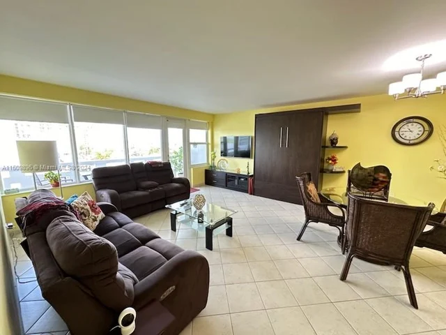 3111 N Ocean Dr # 502, Hollywood FL 33019