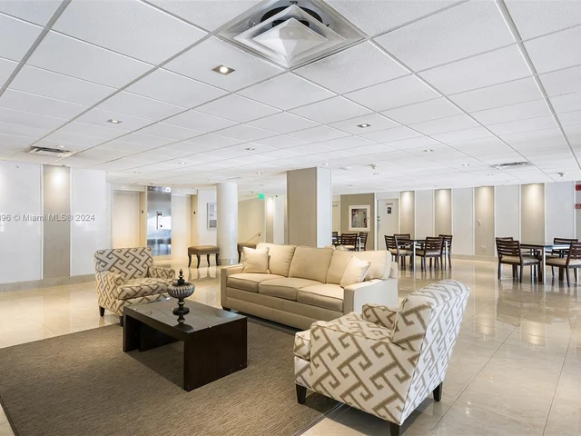 3111 N Ocean Dr # 502, Hollywood FL 33019