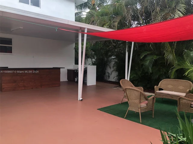 3085 SW 19th St, Miami FL 33145