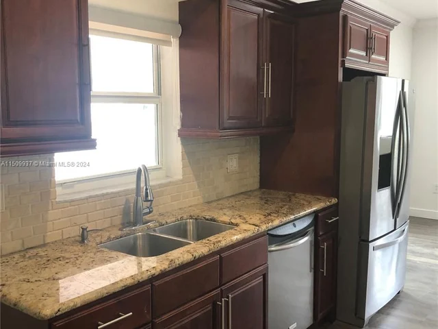 3085 SW 19th St, Miami FL 33145