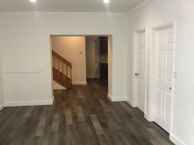 3085 SW 19th St, Miami FL 33145