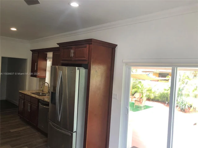 3085 SW 19th St, Miami FL 33145