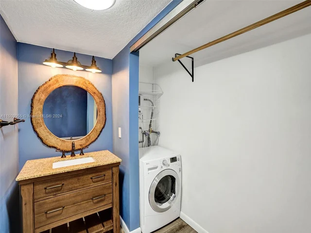 9441 Live Oak Pl # 103, Davie FL 33324