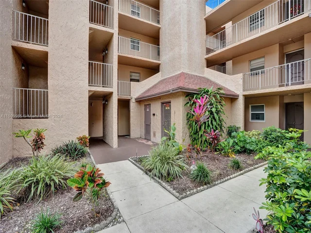 9441 Live Oak Pl # 103, Davie FL 33324
