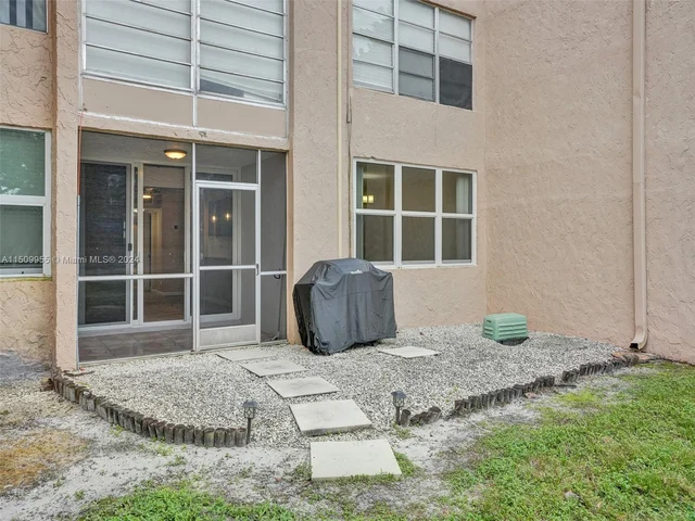 9441 Live Oak Pl # 103, Davie FL 33324