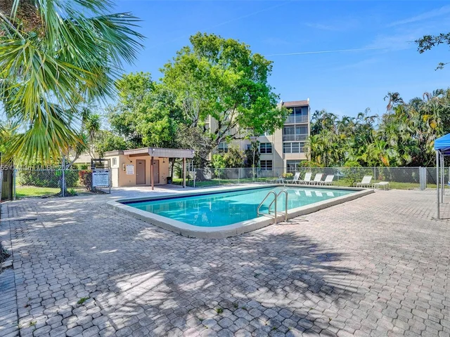 9441 Live Oak Pl # 103, Davie FL 33324