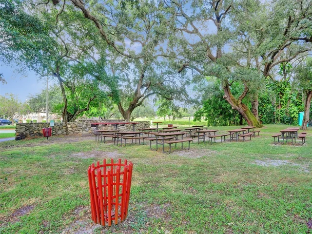 9441 Live Oak Pl # 103, Davie FL 33324