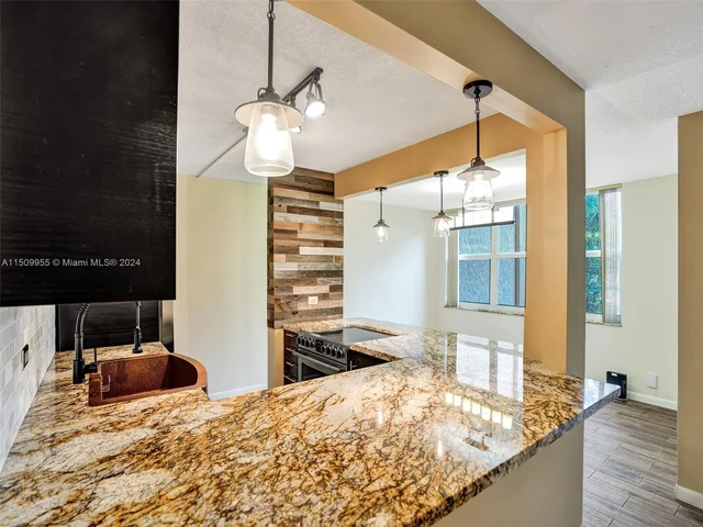 9441 Live Oak Pl # 103, Davie FL 33324