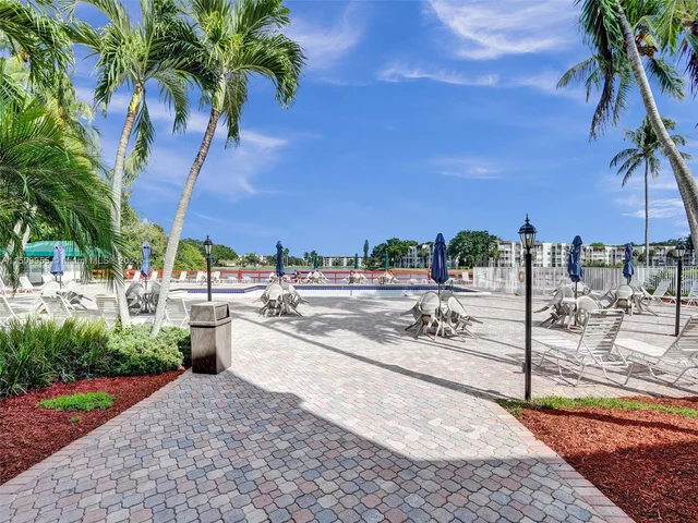 9441 Live Oak Pl # 103, Davie FL 33324