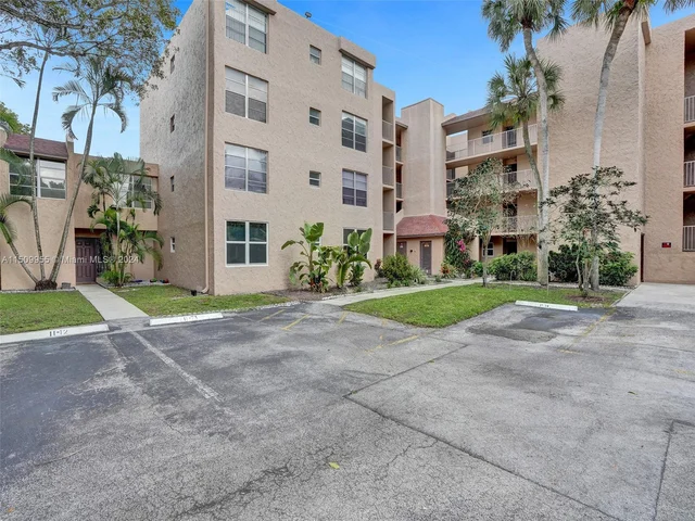 9441 Live Oak Pl # 103, Davie FL 33324