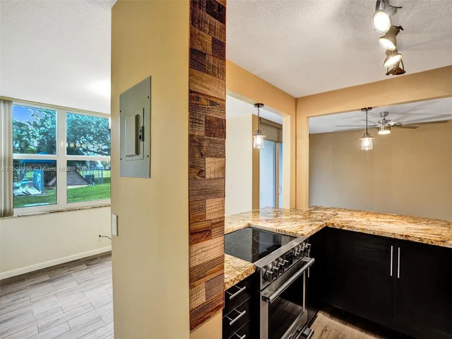 9441 Live Oak Pl # 103, Davie FL 33324