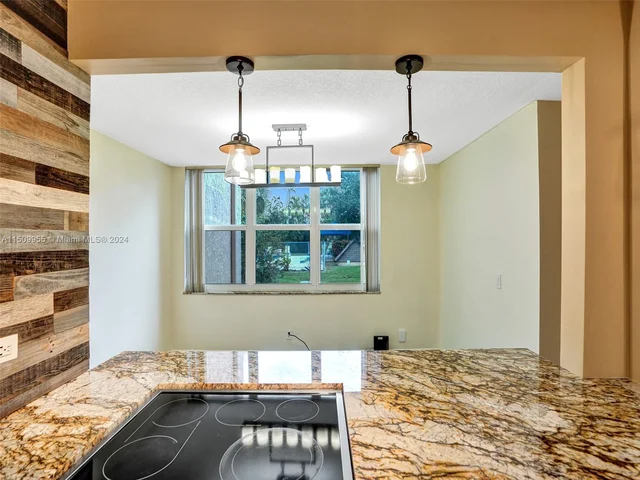 9441 Live Oak Pl # 103, Davie FL 33324