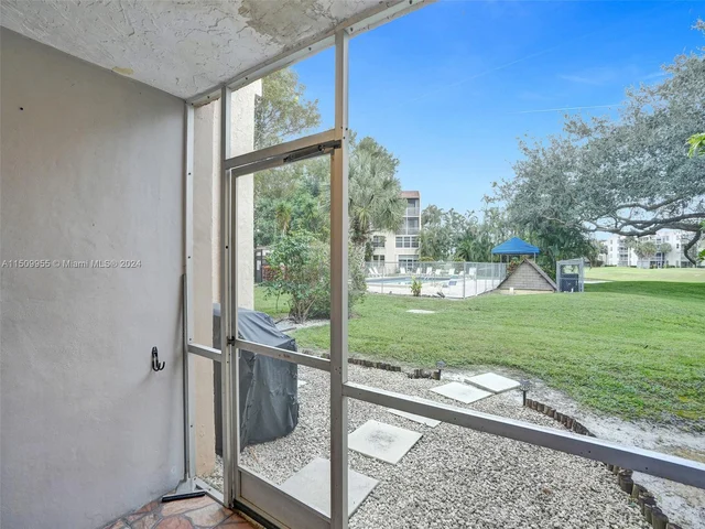 9441 Live Oak Pl # 103, Davie FL 33324