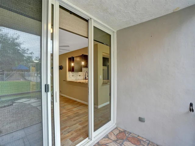 9441 Live Oak Pl # 103, Davie FL 33324