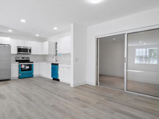 261 NE 172nd St # A, North Miami Beach FL 33162