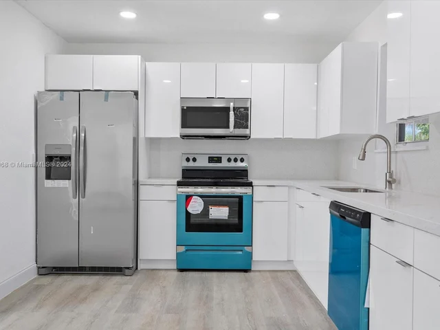 261 NE 172nd St # A, North Miami Beach FL 33162