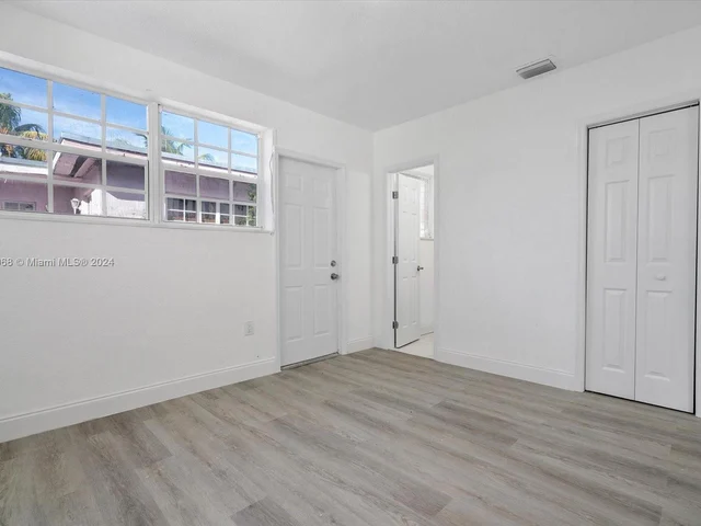 261 NE 172nd St # A, North Miami Beach FL 33162