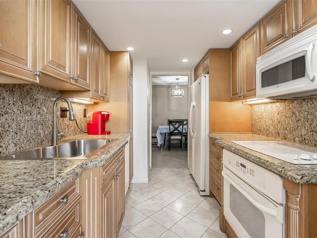 2701 N Ocean Blvd # 14B, Fort Lauderdale FL 33308