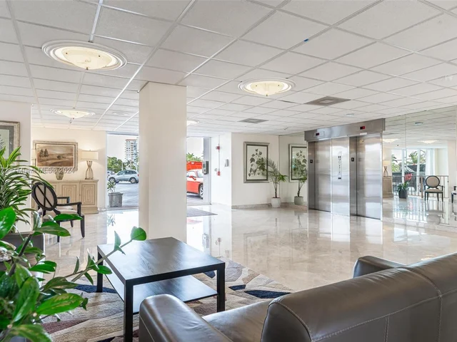 2701 N Ocean Blvd # 14B, Fort Lauderdale FL 33308