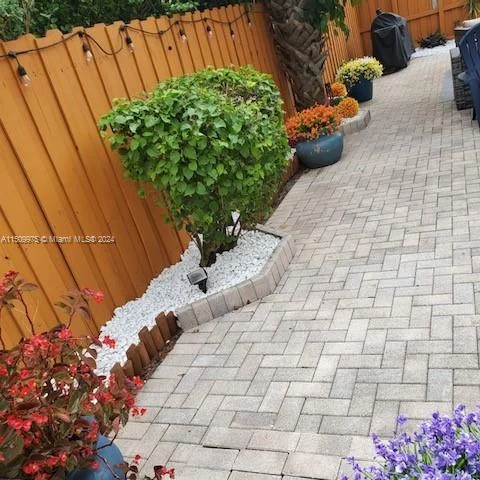 4480 NW 16th Ave # 0, Oakland Park FL 33309