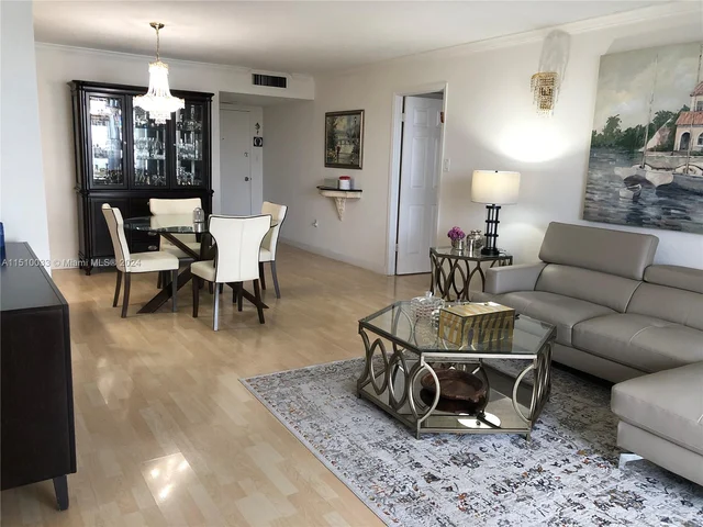 18081 Biscayne Blvd # 702, Aventura FL 33160