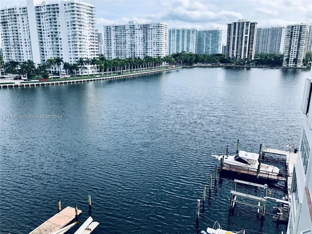 18081 Biscayne Blvd # 702, Aventura FL 33160