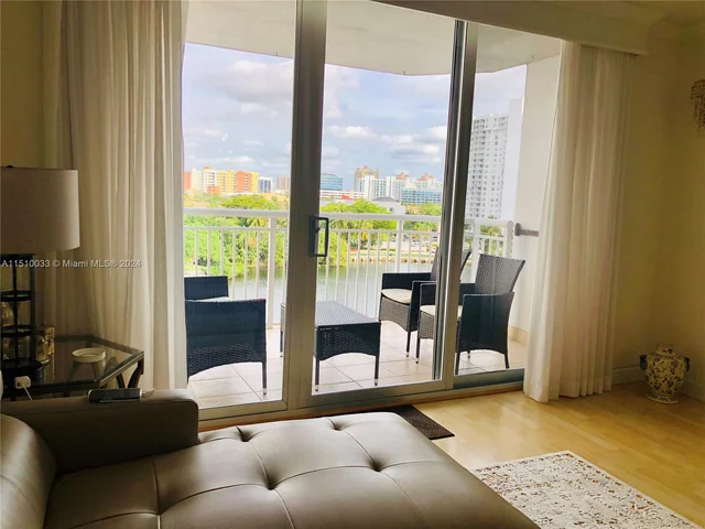 18081 Biscayne Blvd # 702, Aventura FL 33160