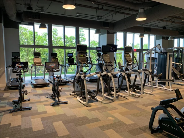 16385 Biscayne Blvd # 2420, North Miami Beach FL 33160