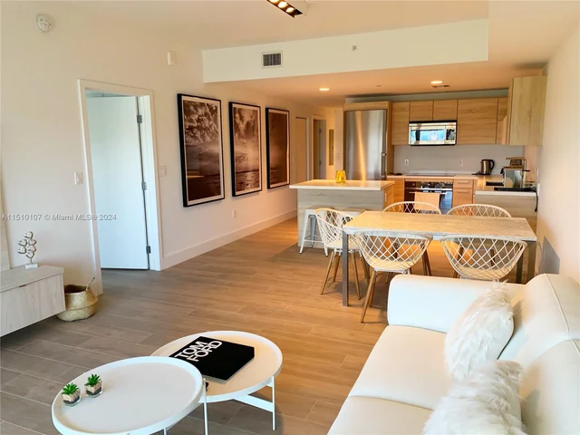 16385 Biscayne Blvd # 2420, North Miami Beach FL 33160