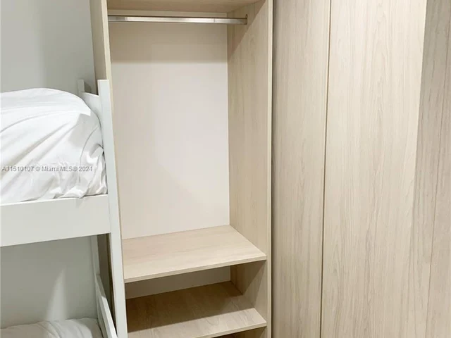 16385 Biscayne Blvd # 2420, North Miami Beach FL 33160