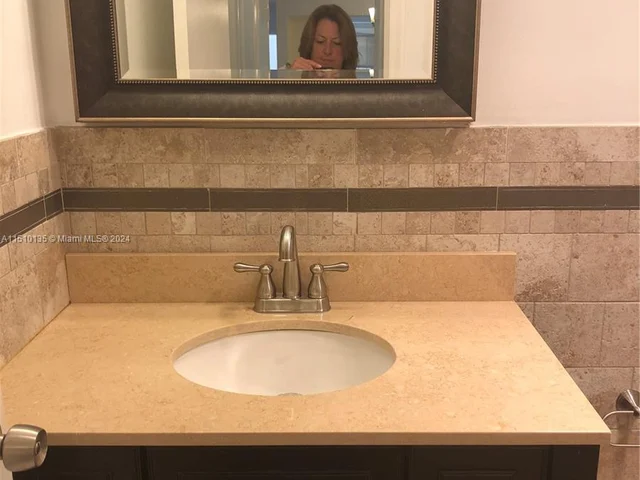 1747 Rodman St # 209, Hollywood FL 33020