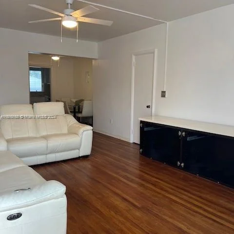 839 W 40th St # 3, Miami Beach FL 33140