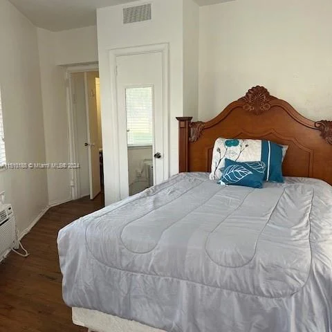 839 W 40th St # 3, Miami Beach FL 33140