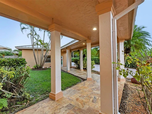 14593 SW 29th Pl, Davie FL 33330