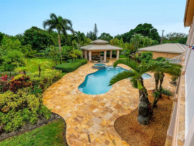 14593 SW 29th Pl, Davie FL 33330