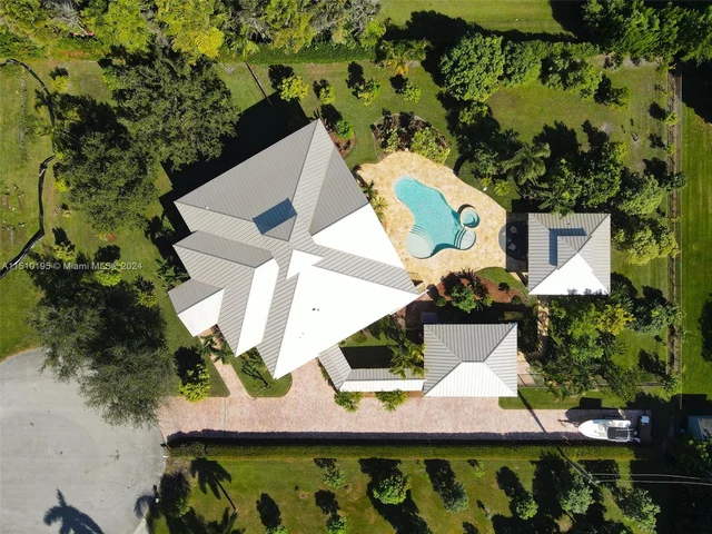 14593 SW 29th Pl, Davie FL 33330