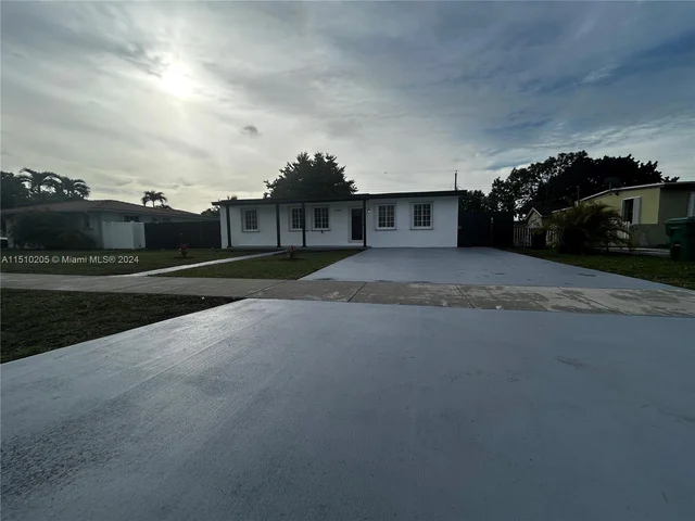 9960 SW 41st St, Miami FL 33165