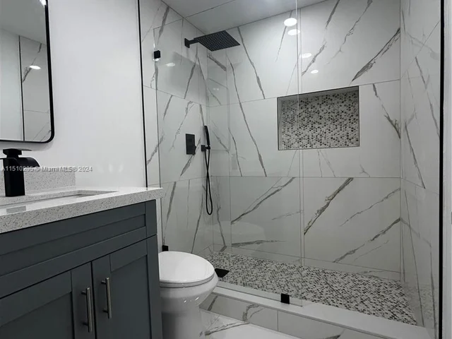 9960 SW 41st St, Miami FL 33165