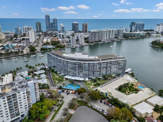 900 Bay Dr # 605, Miami Beach FL 33141