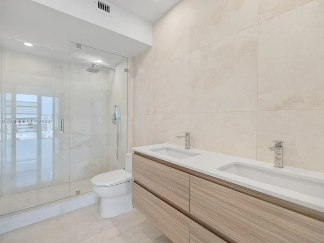 900 Bay Dr # 605, Miami Beach FL 33141