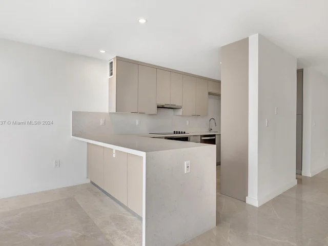 900 Bay Dr # 605, Miami Beach FL 33141