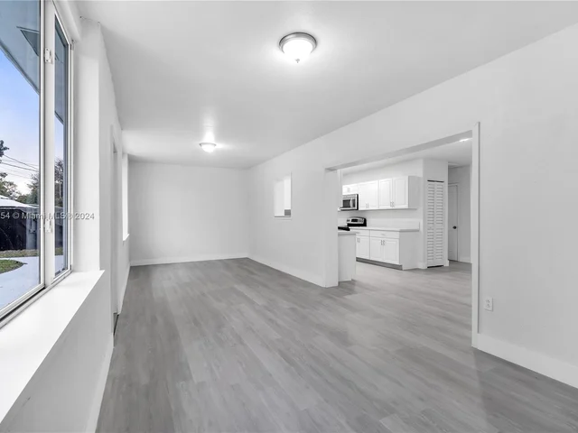 640 NW 195th Ter, Miami Gardens FL 33169