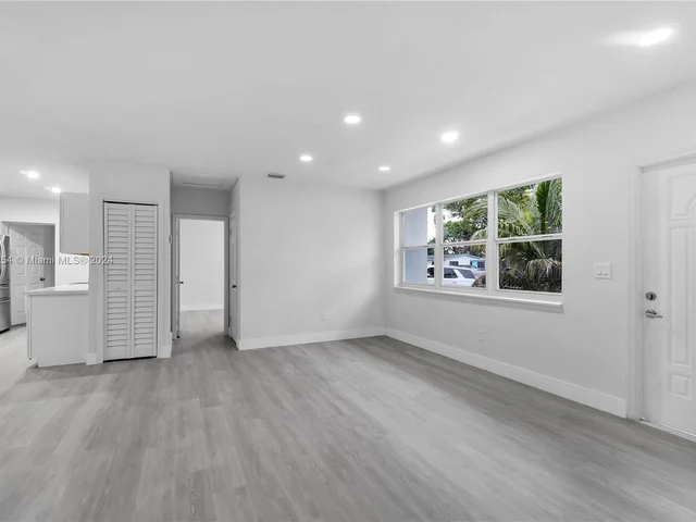 640 NW 195th Ter, Miami Gardens FL 33169