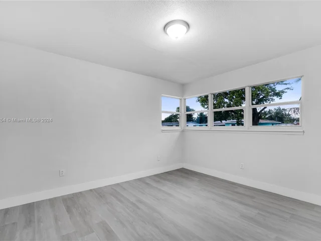 640 NW 195th Ter, Miami Gardens FL 33169