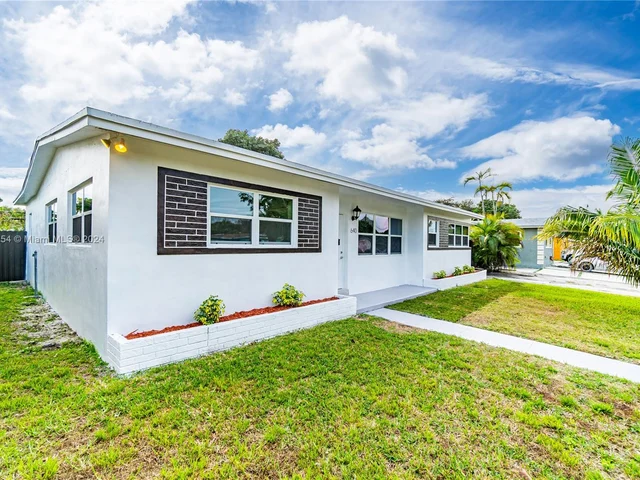 640 NW 195th Ter, Miami Gardens FL 33169