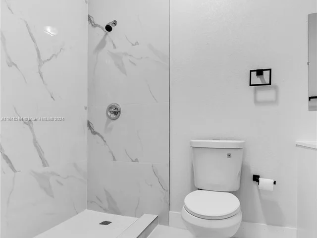 640 NW 195th Ter, Miami Gardens FL 33169